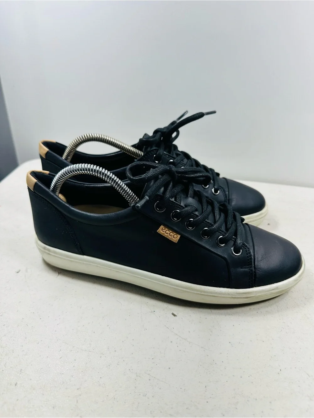 Ecco low profile